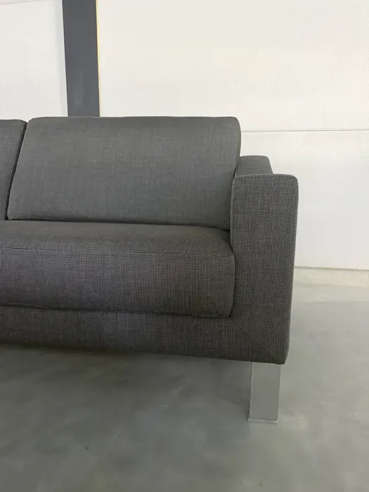 Leolux Antonia 3-zitsbank met 2 poefs — Bank (foto 7)