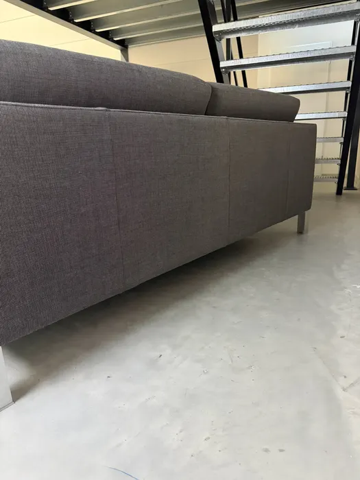 Leolux Antonia 3-zitsbank met 2 poefs — Bank (foto 10)