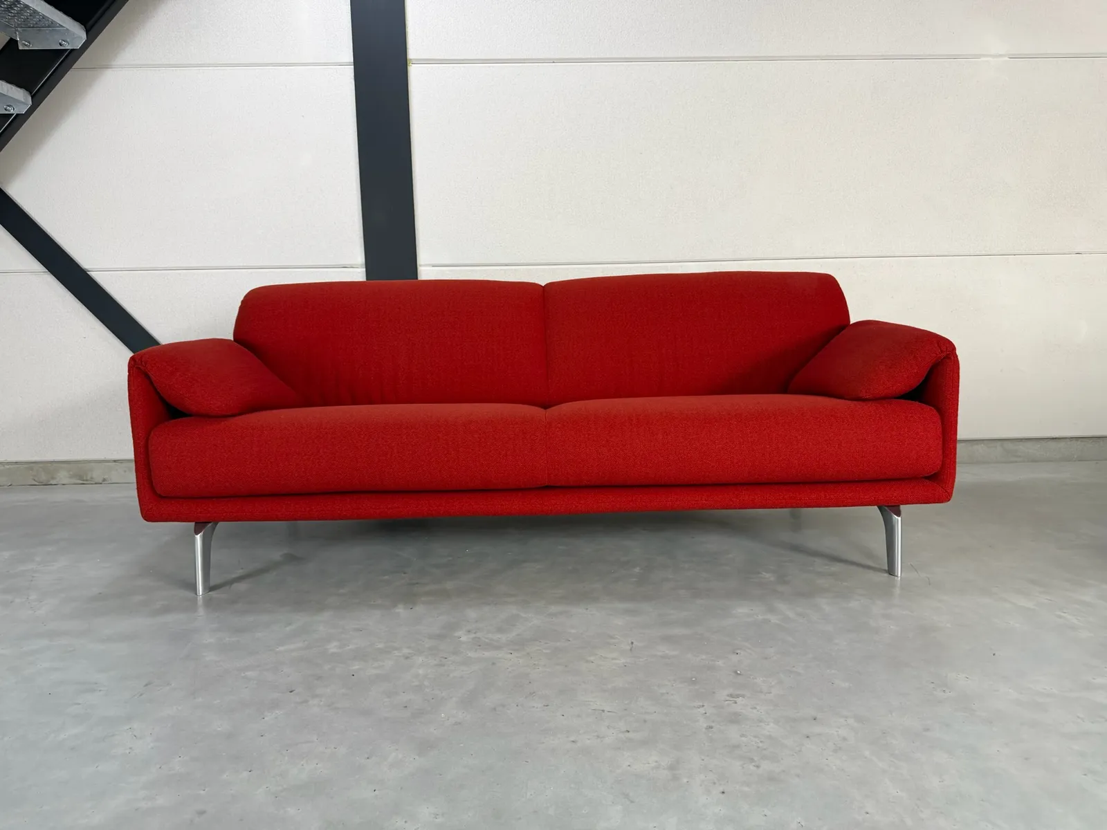 Leolux Balanza bank, rood wolstof — Bank