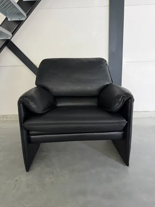 Leolux Bora Beta fauteuil met hocker — Fauteuil (foto 2)