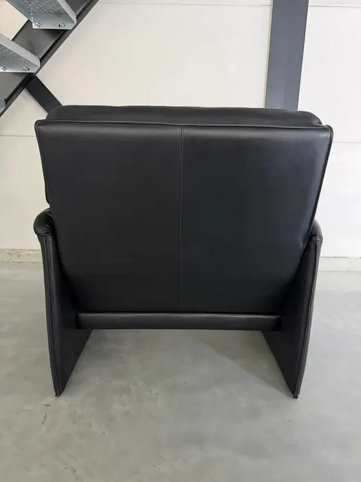 Leolux Bora Beta fauteuil met hocker — Fauteuil (foto 4)