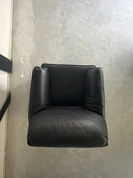 Leolux Bora Beta fauteuil met hocker — Fauteuil (foto 6)